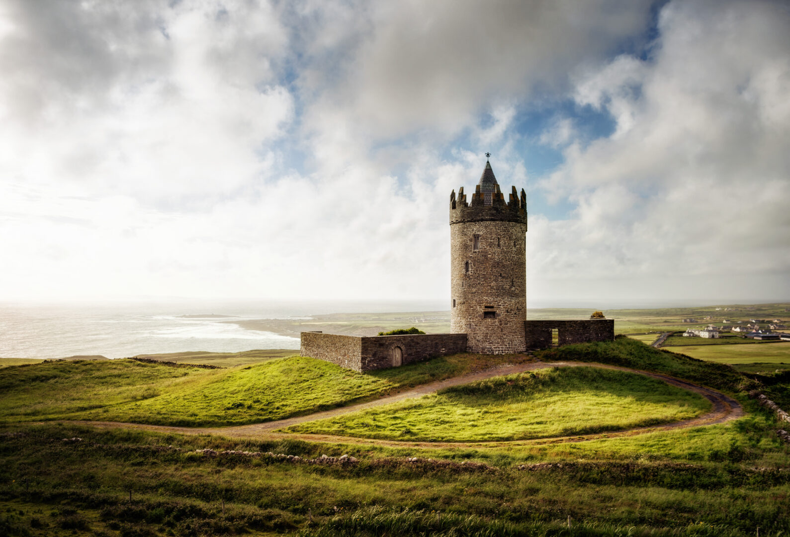Doonagore Castle in Ireland: luxury Ireland vacations