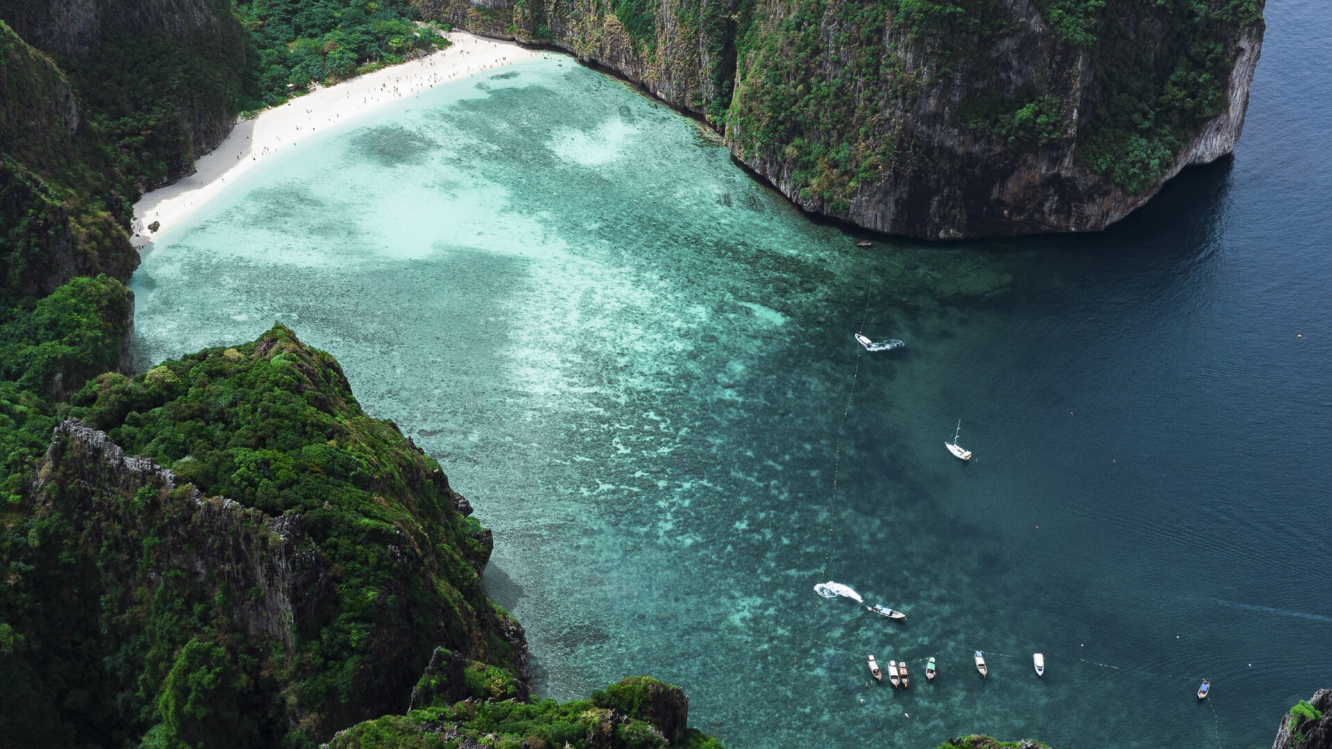 Classic Travel Itineraries: White sand turquoise water cove in Thailand